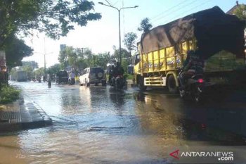 Denpasar-Gilimanuk di Jembrana terendam banjir