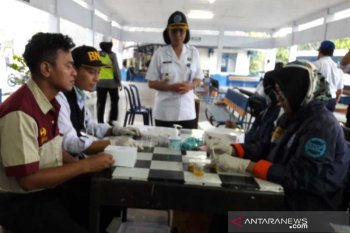 Pengemudi angkutan Lebaran jalani tes urine