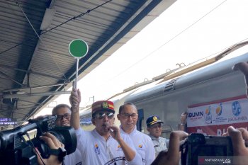 16 gerbong kereta mudik gratis BUMN dari Stasiun Pasar Senen