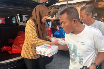 BPJS kesehatan Sulutenggomalut bagi-bagi takjil