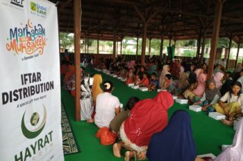 ACT-Hayrat Turki bagikan paket buka puasa di Lombok