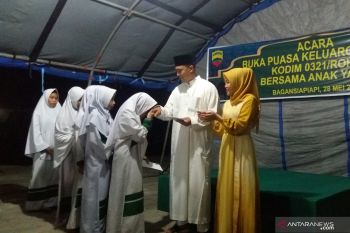 Kodim 0321/Rohil gelar buka puasa bersama dan santuni anak yatim