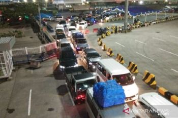 Memasuki H-7 Pelabuhan Merak mulai dipadati pemudik