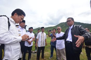 Gubernur Sulsel  targetkan jalan Bua - Rantepao tuntas 2019