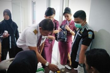 Pilot dan pramugari pun jalani pemeriksaan urine, ini hasilnya