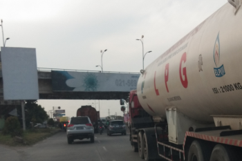 Jalinsum Lampung makin dipadati truk besar