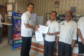 Padang Pariaman berikan penghargaan kepada ASN berikan pelayanan terbaik