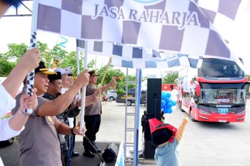 Wagub Sulsel bersama jajaran BUMN lepas ribuan pemudik