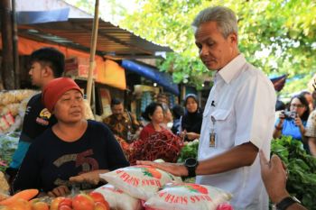 Pemprov Jateng siap intervensi lonjakan harga kebutuhan pokok