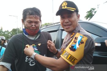 Polres Kudus bagikan pin garuda untuk sambut Hari Lahir Pancasila