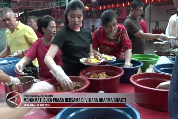 Berbuka puasa di Wihara Dharma Bakti