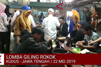 Video - Pabrik rokok di Kudus gelar lomba menggiling rokok kretek