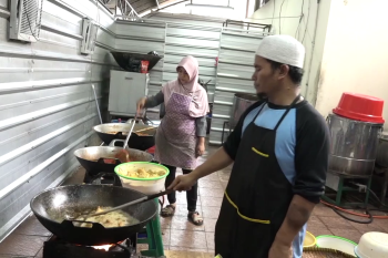 Persiapan berbuka puasa di Masjid Istiqlal