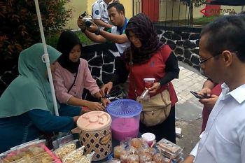 Video - Loka POM Banyumas awasi penjualan takjil di Purwokerto