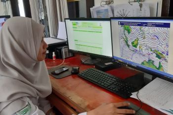 Gelombang tinggi akibat perbedaan tekanan udara Australia-NTT