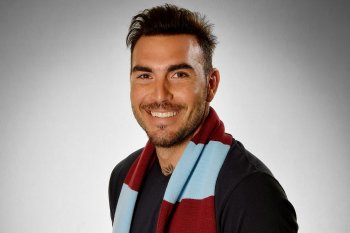 West Ham mendatangkan kiper gaek Roberto dengan cuma-cuma