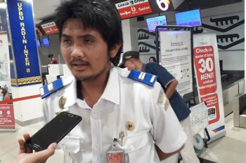 Jumlah penumpang Bandara Raden Inten turun 26 persen pada H-3