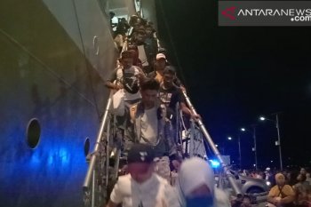 Sekitar 2.831 pemudik tiba tengah malam di Pelabuhan Baubau