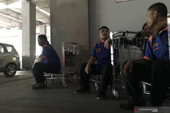 Mudik tahun ini, porter terminal Pulo Gebang gigit jari
