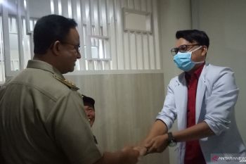 Anies mengapresiasi petugas medis yang bertugas saat libur Idul Fitri