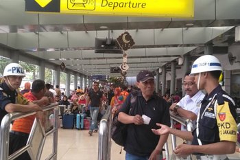 H-2 Lebaran, pemudik di Stasiun Pasar Senen capai 26.998 penumpang