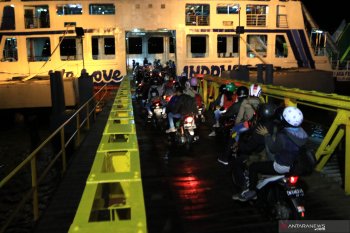 Arus mudik di Pelabuhan Gilimanuk ramai lancar