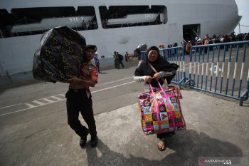 Mudik dengan kapal perang