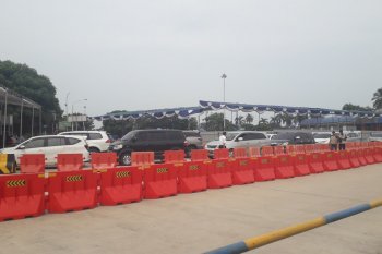 Antrean panjang pemudik masuk Dermaga Eksekutif Pelabuhan Bakauheni