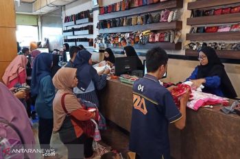 Pembeli membludak, keuntungan pedagang di Palangka Raya dua kali lipat