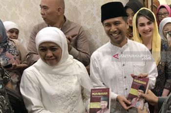 Gubernur-Wagub Jatim Shalat Id di Masjid Al Akbar