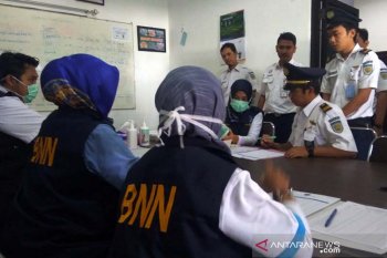 Puluhan kru KA jalani pemeriksaan urine di Stasiun Purwokerto