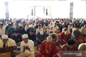 Kesedihan korban bencana Palu berlebaran di tenda-tenda pengungsian