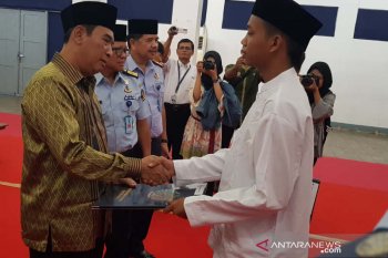 Dua napi LP Kedungpane langsung bebas usai Salat Id