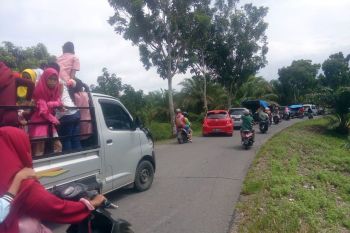 Destinasi Pantai Sasak Pasaman Barat "Diserbu" Ribuan Pengunjung