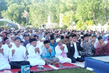Warga Indonesia di Brunei sholat Ied di KBRI