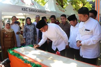 Gubernur Sulsel resmikan sejumlah kantor pelayanan di Sangkarrang Makassar