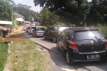 Ruas jalan Labuan-Pandeglang kembali padat