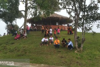 Kunjungan Wisatawan ke  Agam Berkurang 50 Persen