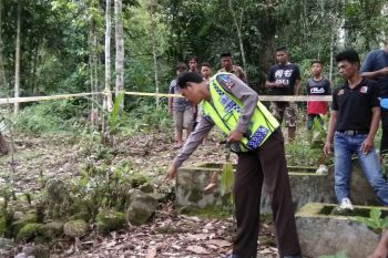 Warga Agam Temukan Granat Saat Bersihkan Makam