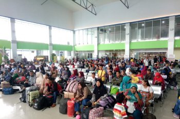 Penumpang masih memadati pelabuhan SBP Tanjungpinang