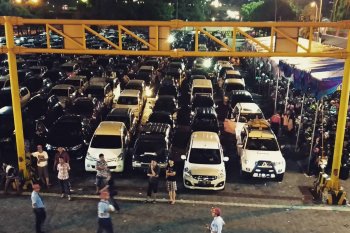 Ribuan Kendaraan Roda Empat dan Dua Padati Bakauheni