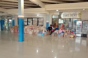 Kerupuk dan kemplang Lampung diserbu penumpang arus balik