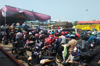 Pemudik kembali memadati Pelabuhan Bakauheni