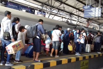 Penumpang datang dan berangkat dari Daop 6 masih tinggi