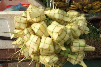 Tradisi Lebaran di Sumenep dilestarikan melalui gelaran Festival Ketupat