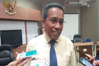 UHO beri kompensasi mahasiswa korban banjir di Sultra