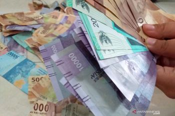 Pasca terpilihnya perdana menteri Inggris, Rupiah melemah 37 poin