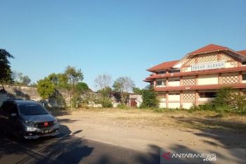 Pedagang Pasar Klewer bosan berjualan di pasar darurat
