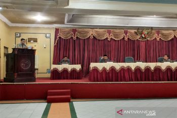 Bupati serahkan RPJ APBD 2018 kepada DPRD Bartim