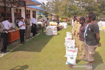 Dinsos Kabupaten Jayawijaya bagi DPM guna cegah korupsi rastra